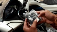 Nantinya sejumlah pegawai negeri sipil (PNS) akan menggunakan motor listrik itu.