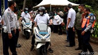 Wali Kota Bandung Oded M Danial menjelaskan motor listrik tersebut bisa melaju 50 kilometer per jam. Saat ini, menurut dia, ada 26 stasiun pengisian baterai kendaraan listrik di Kota Bandung.
