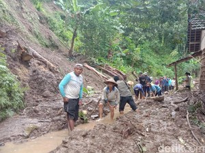 Longsor Terjang Kudus, 2 Rumah Rusak-6 Titik Jalan Sempat Tertutup