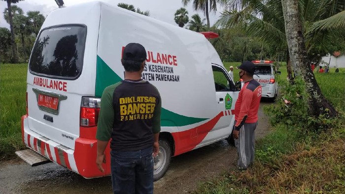 longsor di pamekasan madura timpa ponpes 5 santriwati meninggal dan 2 luka