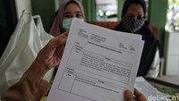 Proses pemberian vaksin akan diberikan terlebih dahulu bagi guru sekolah dasar (SD), Pendidikan Anak Usia Dini (PAUD), dan Sekolah Luar Biasa (SLB).