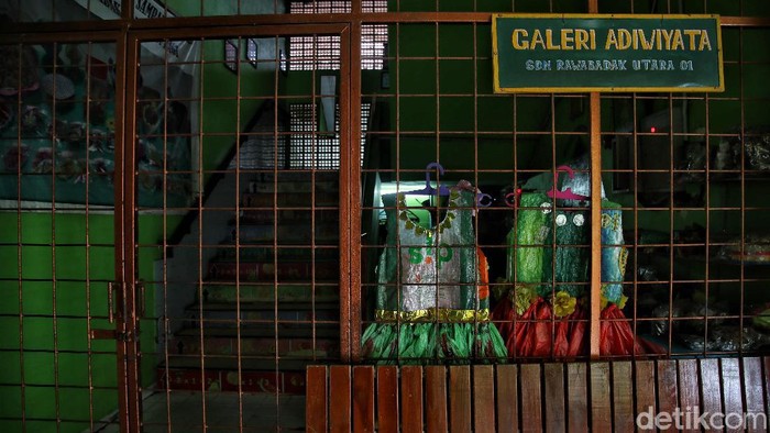 Menahan Rindu Sekolah Tatap Muka Suasana sekolah yang sepi di kawasan SDN Rawa Badak Utara 01 Pagi dan SMPN 277, Jakarta Utara, Rabu (24/2).