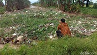 Kepala Desa Kesambi, Mokhamad Masri mengatakan sampah yang menumpuk di Sungai Piji satu dan dua tebalnya mencapai 3 meter. Ia juga mengatakan sampah diduga berasal kiriman dari wilayah Gunung Muria, tepatnya di Kecamatan Dawe. Masri mengaku khawatir jika sampah tersebut tidak segera dibersihkan akan menyumbat aliran sungai. Akibatnya tanggul sungai akan jebol dan menyebabkan banjir di wilayah Kecamatan Mejobo.