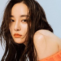 JooyeonBukan pertama kalinya G-Dragon diungkap Dispatch menjalin hubungan dengan seorang artis wanita. Beberapa tahun lalu, pemilik nama asli Kwon Ji Young tersebut tertangkap paparazzi bersama aktris yang juga personel After School ini. Tampaknya hubungan mereka tidak serius atau tidak lama berlanjut karena setelahnya jarang lagi terlihat bersama dan kini G-Dragon digosipkan pacaran dengan Jennie.  Foto: Instagram