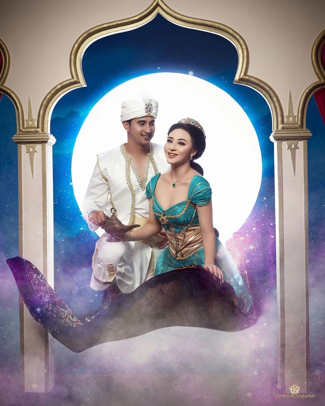 Dengan latar belakang suasana budaya Timur Tengah yang kental, Ali Syakieb dan Margin seakan-akan dibuat berkeliling menjelajahi dunia baru menggunakan permadani ajaib. (Foto: Dok: Disney dan FD Photography)