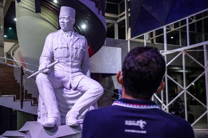 Patung raksasa Bung Karno