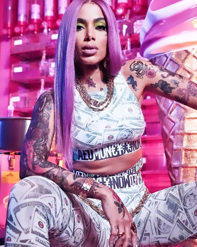 Hingga baru-baru ini foto tangkapan layar konten Anitta mentato di area anus tersebar secara online.  Foto: dok. Instagram