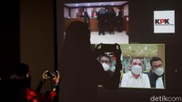 Diketahui, penyuap mantan Menteri Sosial (Mensos), Juliari Peter Batubara, Harry Van Sidabukke, menjalani sidang dakwaan hari ini terkait kasus korupsi bansos COVID-19. Harry didakwa memberi suap kepada mantan Menteri Sosial Juliari Peter Batubara dkk. Harry disebut jaksa memberi suap ke Juliari dkk sebesar Rp 1,28 miliar.
