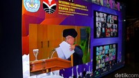 Digelar di masa pandemi virus Corona, prosesi wisuda digelar secara hybrid yakni daring dan tatap muka.