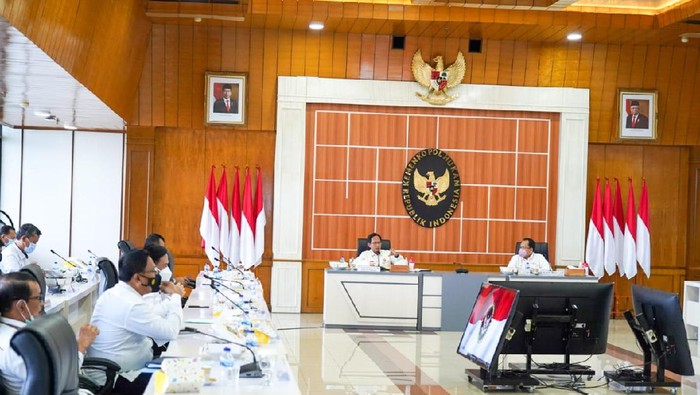 Rapat tim pengkaji UU ITE di Kemenko Polhukam. Rabu (24/2).