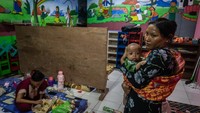 Menurut data sementara yang dihimpun BPBD Demak hingga Selasa (23/2) pukul 21:15 WIB, sekitar 168 rumah warga, delapan tempat usaha rusak dihantam angin puting beliung dan belasan keluarga terpaksa mengungsi ke sejumlah titik yang disiapkan oleh pihak desa.