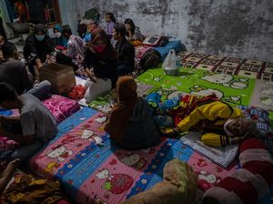 Rumah Diterjang Puting Beliung, Warga Demak Mengungsi