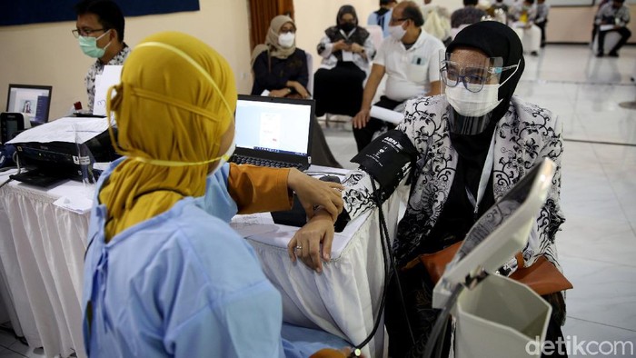 Target Selesai Akhir Juni 2021, Guru yang Divaksin Sudah 550 Ribu
