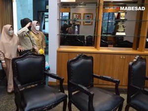 Momen Haru KSAD Jenderal Andika dan Istri Temui Kowad yang Derita Tumor Otak