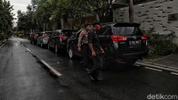 Penggeledahan tersebut terkait kasus korupsi bantuan sosial (bansos) Corona.