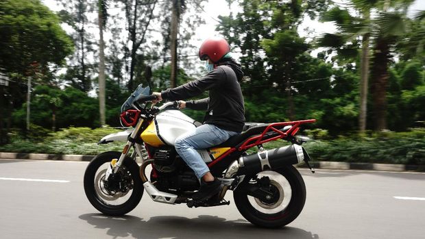 Test ride Moto Guzzi V85TT