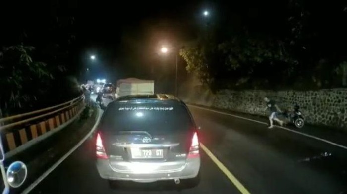 Video aksi pengejaran diduga begal di Sumedang.