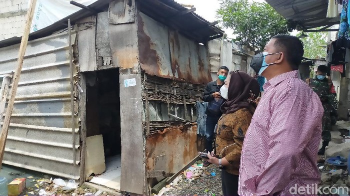viral anak lumpuh tinggal di rumah tak layak huni