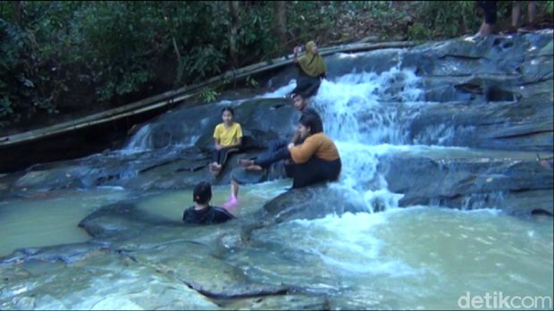 Air Terjun di Kutai Kertanegara