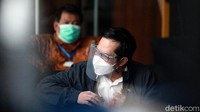 Dia tak berkomentar apa pun ketika tiba di KPK. Dia langsung masuk ke lobi KPK.