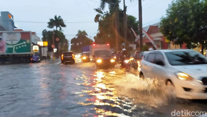 banjir di banyuwangi