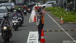 Cakep! Jalur Sepeda Kini Dijaga Petugas Lho
