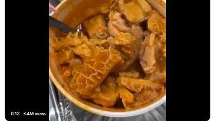 Cardi B Makan Jeroan Sapi