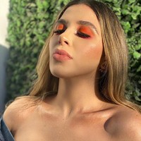 Belakangan Emma kembali dibicarakan setelah ditangkap karena diduga terlibat perdagangan narkoba internasional. Wanita berusia 32 tahun itu dituduh bersekongkol dalam mendistribusikan obat-obat terlarang. Foto: Instagram @therealemmacoronel