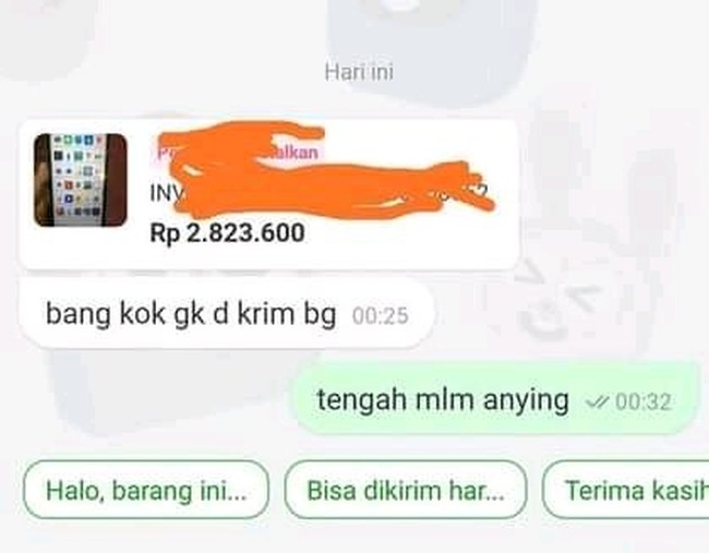 Mungkin si pembeli mengira penjual dan kurirnya bekerja 24 jam tanpa henti kali ya. Bikin auto emosi aja kan malam-malam. Foto: Twitter/@txtdarionlshop