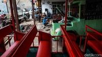 Pada masa pandemi COVID-19, permintaan mobil odong-odong tetap stabil melalui transaksi pasar online. 