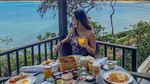 Keseruan Luna Maya Saat Panen Padi hingga Ngopi di Bali