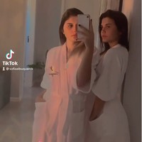 Keduanya melakukan perubahan kelamin pada 13 dan 14 Februari. Sejak dua tahun ini, si kembar asal Brazil itu telah melakukan terapi hormon. Foto: Instagram