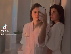 8 Foto Wanita Transgender Kembar Pertama di Dunia, Jadi Kontroversi