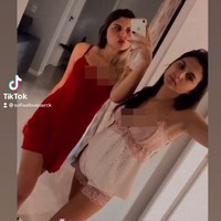 Kami selalu melakukan apapun bersama dan baru-baru ini meraih mimpi kami dengan operasi perubahan kelamin, dan menjadi kembar transgender pertama di dunia, ungkap Mayla, seperti dikutip dari The Sun. Foto: Instagram