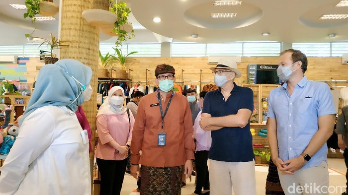 Menparekraf Sandiaga Uno kunjungi waterboom Bali