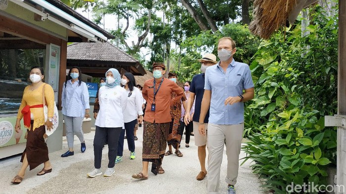 Menparekraf Sandiaga Uno kunjungi waterboom Bali