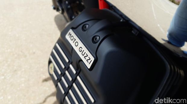 Moto Guzzi V7 III Racer 10th Anniversary