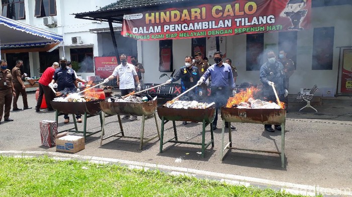 pemusnahan barang bukti kejari malang