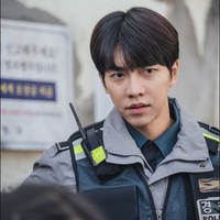 Satu lagi, karakter villain yang bikin geram. Lee Seung Gi sukses menipu penonton drama Korea Mouse sebagai polisi yang mengusut kasus psikopat. Nyatanya, karakter Jung Ba Reum adalah psikopat sebenarnya. Foto: dok. tvN