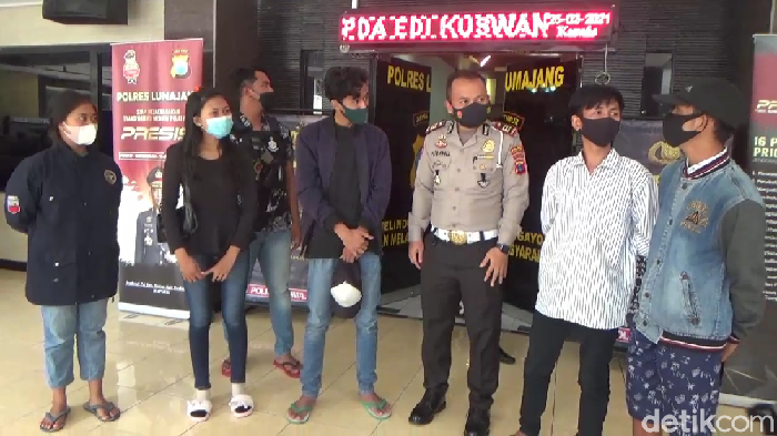 remaja joget di traffic light diamankan