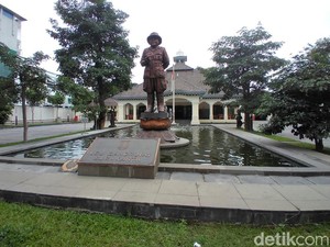 Acara Adat Ngunduh Mantu Jokowi Digelar di Loji Gandrung, Begini Acaranya