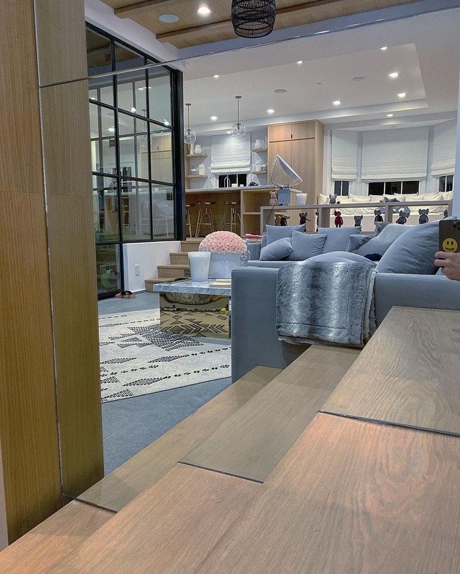 Bila biasanya, menjual rumah membawa keuntungan karena nilai properti yang naik, hal tersebut tak berlaku untuk rumah Justin dan Hailey Bieber yang berada di kawasan elite Beverly Hills, Los Angeles, AS, ini. (Foto: Instagram/@justinbieber)