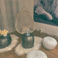 Untuk urusan jual-menjual, Justin Bieber memercayakan sebuah agen properti mewah yang digawangi Douglas Ellime dan Dalton Gomez. Dalton sendiri bukan lain adalah tunangan Ariana Grande. (Foto: Instagram/@justinbieber)