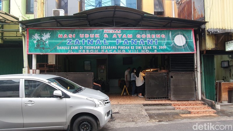 Sedapnya Nasi Uduk Kebon Kacang Legendaris Racikan Kedai Zainal Fanani