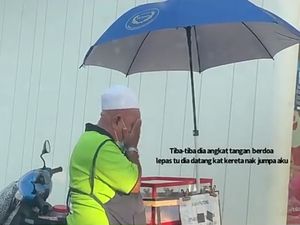 Sepi Pembeli, Kakek Ini Menangis Haru Saat Buahnya Diborong Orang