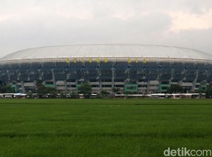 Ridwan Kamil Sentil Plt Walkot Bandung Soal Stadion GBLA