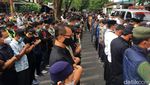 Suasana Salat Jenazah dan Pemakaman Pimpinan MTA Ahmad Sukina