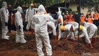 Diberitakan sebelumnya, Ahmad Sukina meninggal dunia di RSUD dr Moewardi (RSDM) Solo sekitar pukul 03.36 WIB dini hari tadi. Salah satu putra Ahmad Sukina, Habibibullah, mengatakan ayahnya dirawat sejak Rabu (24/2) siang.
