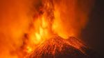 Terkini! Potret Letusan Gunung Etna di Italia