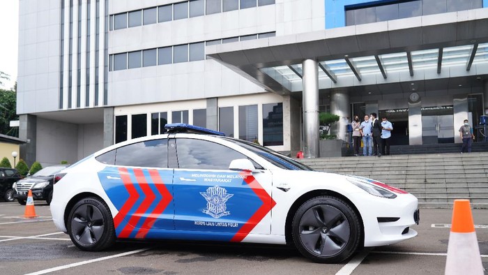 Tesla model 3 jadi armada patroli Korlantas Polri